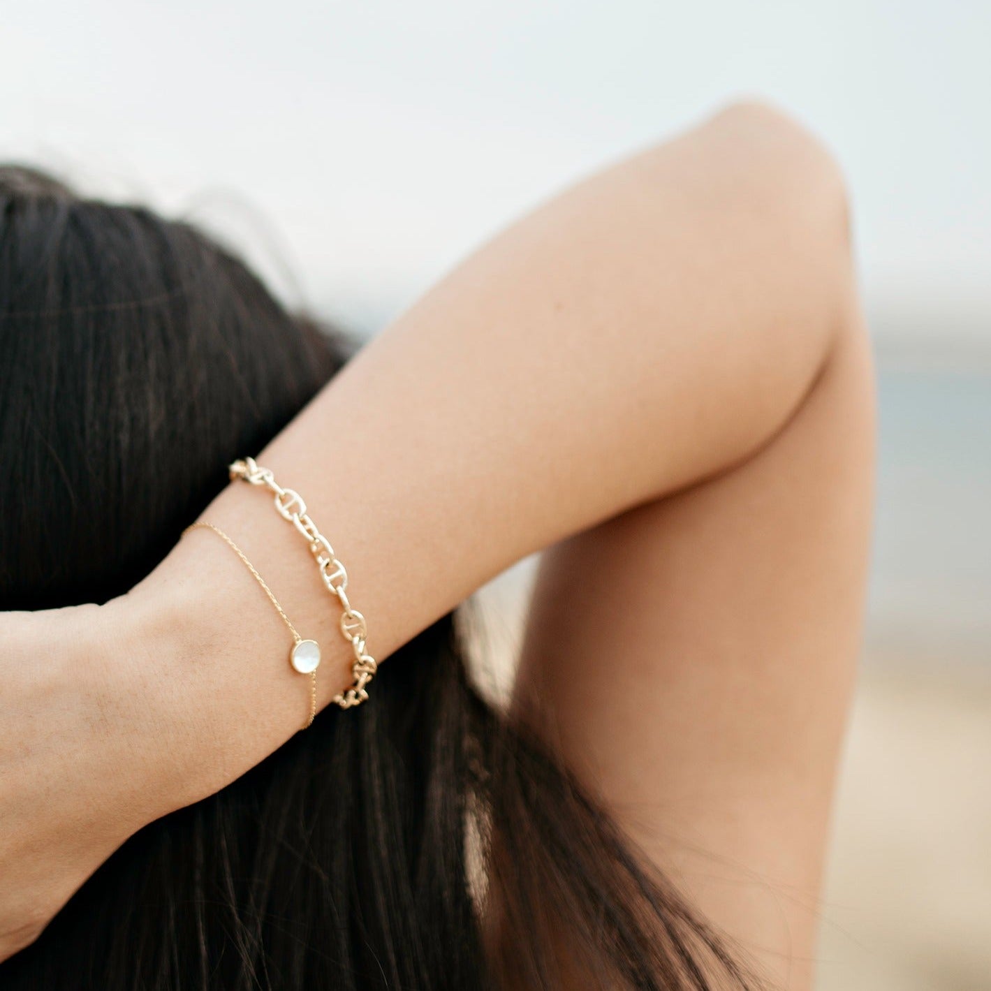 Stackable gold beach anchor chain bracelet for summer vacation