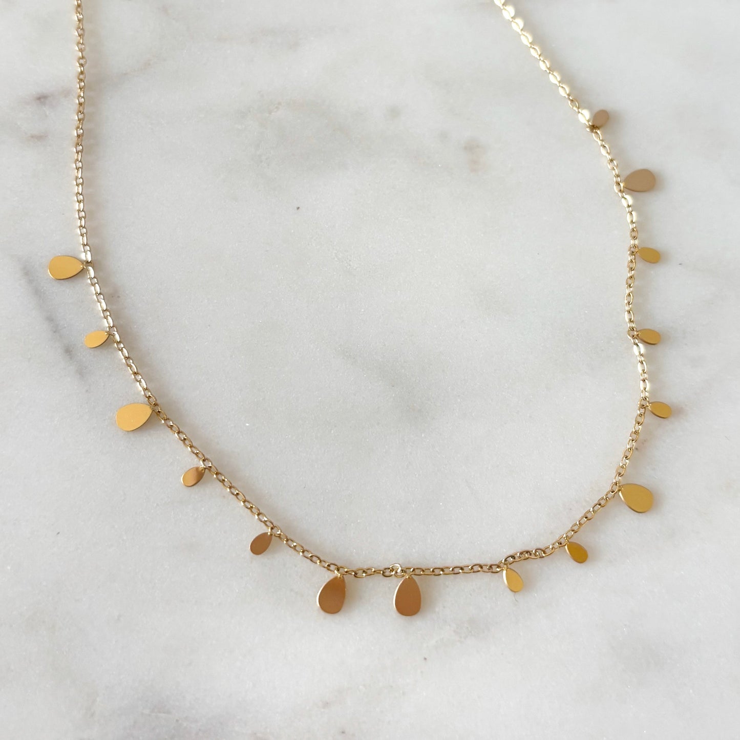 Gold eardrop necklace for stack