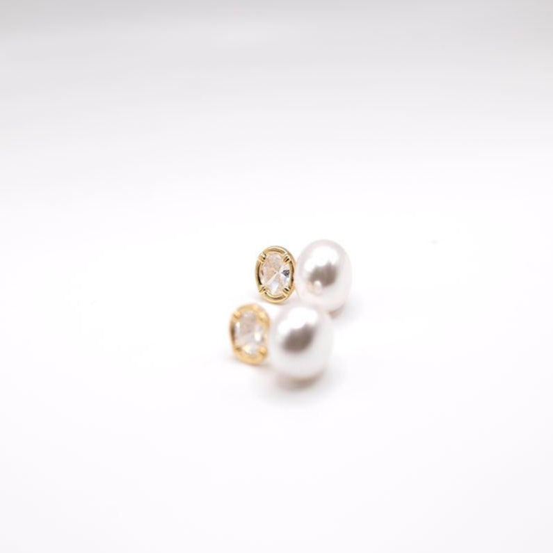 Gold and pearl stud earrings