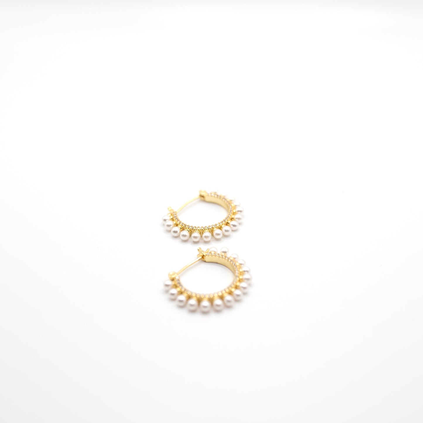 Pearl and crystal gold hoops