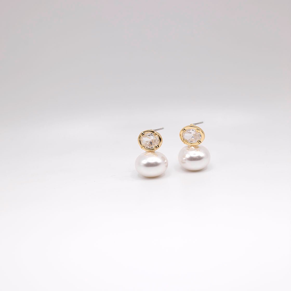 Crystal and gold pearl stud earrings