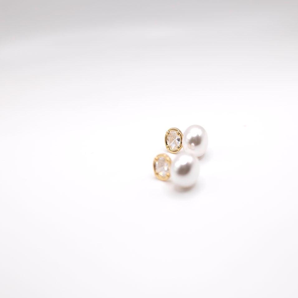 Gold and pearl stud earrings